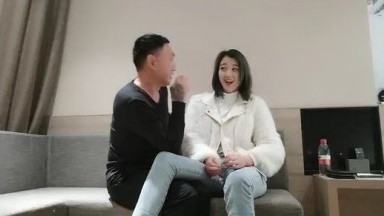 伟哥最近有点背老被人暗算足浴撩妹失败只好酒店约了个极品外围女