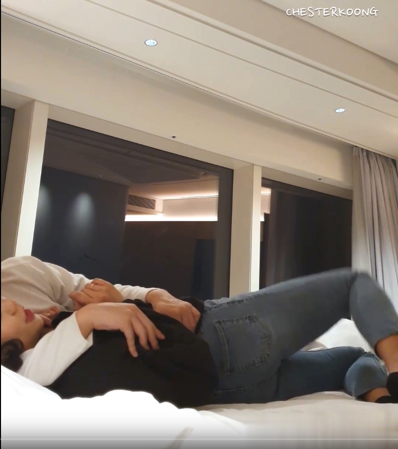 外站最新购买分享火爆全网的嫖妓达人偷拍金先生酒吧泡到的欲女骚妇酒店开房玩一夜情.