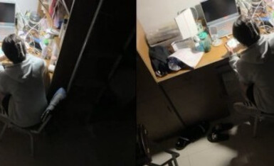 【大学宿舍的乐趣】，沉浸式偷窥女大学生，极品粉嫩小骚逼，对白精彩，撸管佳作