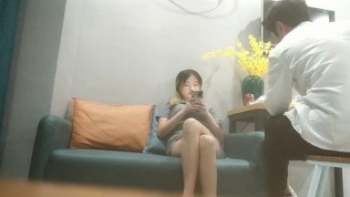 【夜夜换新娘】，00后小姐姐，一双美腿又细又长，粉穴美乳，女上位嘶吼震天必看