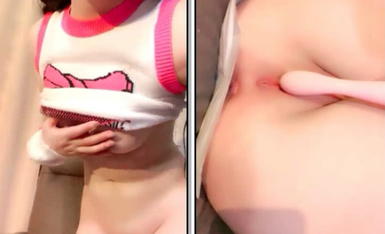 难得一见粉嫩美穴小姐姐，腰细美臀无毛小穴，振动棒抽插水很多，翘起屁股掰穴，水晶假屌猛捅