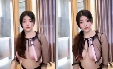 你的巨乳女仆现世 ，每天在家擦玻璃搞卫生，完事了，还服侍你宽衣解带，上床睡觉给你整得舒舒服服的！