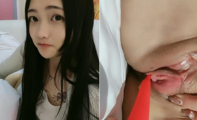 约一头秀发漂亮嫩妹,小酒一喝舍我其谁,妹子主动欢快地脱衣服,蹦蹦跳跳的艹起来