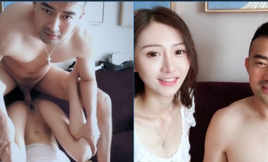 极品美女与男友啪啪被流出 女主超美 身材很好 沙发倒插怼着爆操真会玩 完美露脸 高清1080P版 (1)