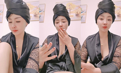 我擦， 好大，好圓，好白，【御品大密】，美女露臉，這胸純天然，極品水蜜桃，陰毛濃密騷逼水汪汪 (2)