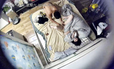 2023-6月新流出安防酒店偷拍學生情侶開房❤️雪白學生妹放飛自我後反殺不太行哥們