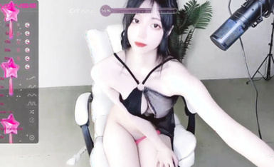 清純神顏極品主播@mmii-mmii(Qiu_Kiyomi)裸舞尺度福利秀 (4)