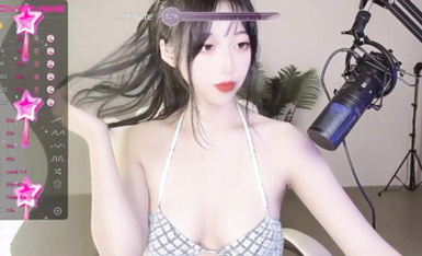 清純神顏極品主播@mmii-mmii(Qiu_Kiyomi)裸舞尺度福利秀 (1)