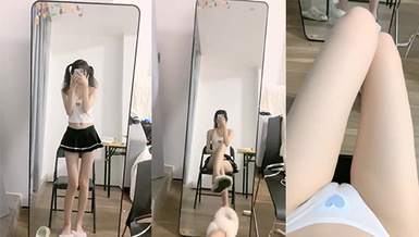 05年學生妹，神似王心凌，【性感大長腿】咕嚕熊，小穴粉逼流漿，身材苗條看得人心癢癢（3）