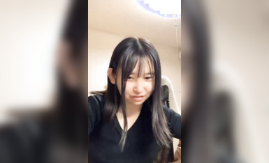 【無修正ライブチャット】キタ！スマホ撮影！合法ロリ！自宅から即脱ぎするチャット白肌素人女子！推定Ｄカップ美乳＆薄陰毛超接写くぱぁぁ！パソコンチェア◎