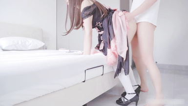 天花板級清純白虎美少女〖米胡桃〗✨在逃公主_可愛黑粉玫瑰，洋裝LO裙，被爸爸中出內射，白絲過膝襪粉嫩美穴~