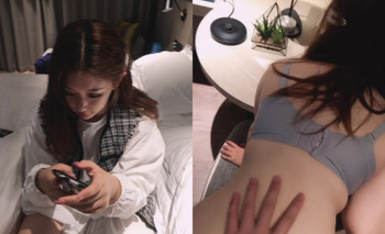 酒店約炮白嫩的美女同事 各種姿勢操翻她的小嫩鮑完美露臉