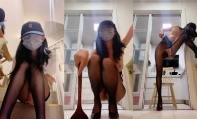 完美身材黑絲高跟長腿女神 辦公室腿控御姐 (3)