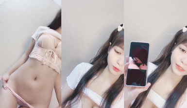 -絕對的女神，【閃閃】，真的太純了~看一眼就想射~極品啊，展示自己的小視頻，白臀美腿玉足 (3)