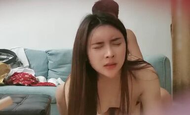 花裙尤物换上空姐制服有那味儿了 像新疆美女异域尤物 最美的婴儿肥女神之一 高跟美腿张开大腿被老哥操得仙仙欲死