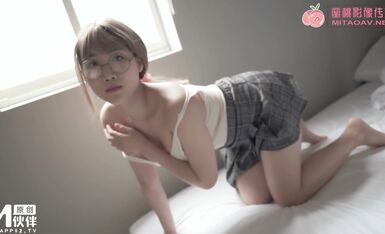 蜜桃传媒之一个人的自嗨