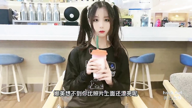 露臉好評，難得一見的極品雙馬尾妹妹