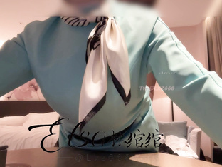 窮人女神富人母狗，推特超高顏值極品空姐【林綰綰】SVIP門檻1888福利，啪啪調教深喉毒龍被腳踩騷穴，母狗屬性拉滿了 (13)