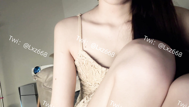 窮人女神富人母狗，推特超高顏值極品空姐【林綰綰】SVIP門檻1888福利，啪啪調教深喉毒龍被腳踩騷穴，母狗屬性拉滿了 (22)