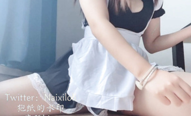 微博推特極品蘿莉風女神福利姬【狍狍的日常鴨】VIP私拍，大奶無毛嫩鮑道具流白漿，年齡雖輕母狗屬性確滿格