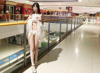 Twitter蘿莉〖wanw2002〗露出調教 商場 車庫 樓道 吃雞啪啪，高挑完美身材被大肉棒狠干 超極品反差