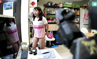 2024-04-25_臺北家庭監控_[內褲全裸]_全家人回家_輪流洗澡