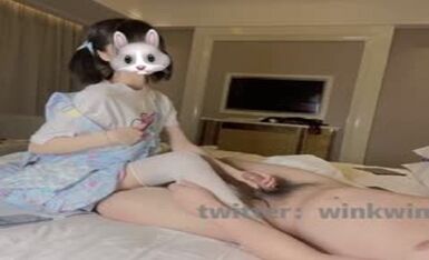 超嫩推特女神【Wink是可爱的Wink】首度大尺度性爱私拍流出-可爱学妹蒙眼骑乘 无套后入内射流精特写 高清720P原版 (1)