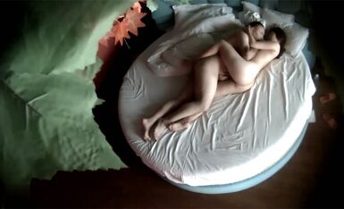 国庆档酒店流出 十二生肖之马台 白嫩情人擅长各种性爱技巧 两腿夹腰纠缠在一起不停的 要不停的操