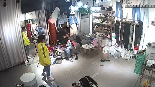 黑客破解【稀缺摄像头】美女如云服装店多角度精华合并篇2020-3月-4月