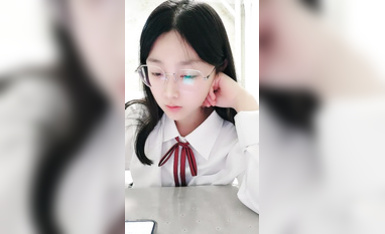 2024年12月新人學生妹【小肉肉】，一股清流，眼鏡反差嫩妹，讓人眼前一亮，初戀風純欲臉大尺度全脫！ (2)