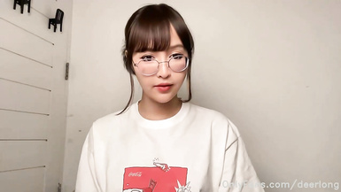 萬狼求檔OnlyFans斯文眼鏡反差小姐姐【deerlong】私拍合集,極品中的極品天生的肉便器,純情少女展現精湛口活兒口爆吞精 (2)