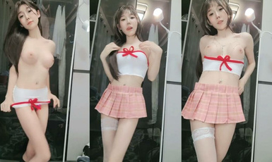 高顏值嫩妹【林駱熙】定製福利，氣質非凡，扭臀晃腰裸舞誘惑，淫語挑逗，自慰潮噴 (2)