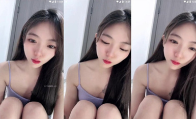 長腿嫩足顏值小母狗，連體黑絲透視裝，嫩足展示淫語挑逗，跪地自慰各種道具深插騷穴 (28)