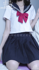 小桃-JK水晶棒自慰，裸體站立展示酮體。