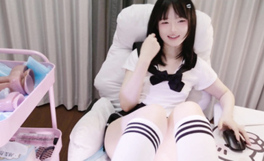 stripchat[EnEn_xiaobao]極品高顏值嫩妹大秀合集 (2)