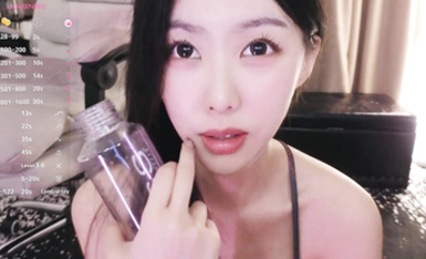 stripchat高顏值主播【Cecilia0903】氣質女神直播日常 (22)