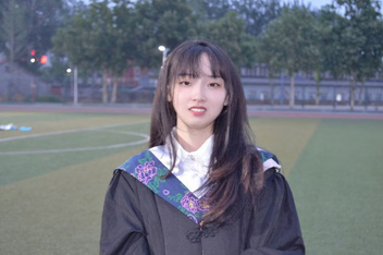 剛畢業的女大學生迫不及待的去和男友開房，在酒店被捆綁調教無套暴力抽插內射，小母狗的姿態一覽無余