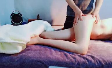 舞蹈老师的朋友第二次来了，白嫩肌肤，圆润美臀，爽得夹紧了双腿颤抖，啪啪插入一声接一声的呻吟超动听